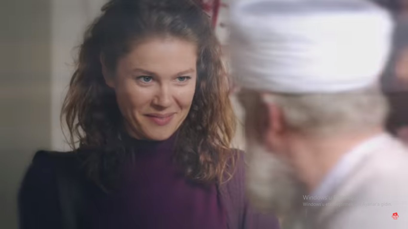 Kırmızı Oda kadrosuna dahil olan Burcu Biricik sosyal medyayı salladı! Kırmızı Oda Boncuk kimdir?