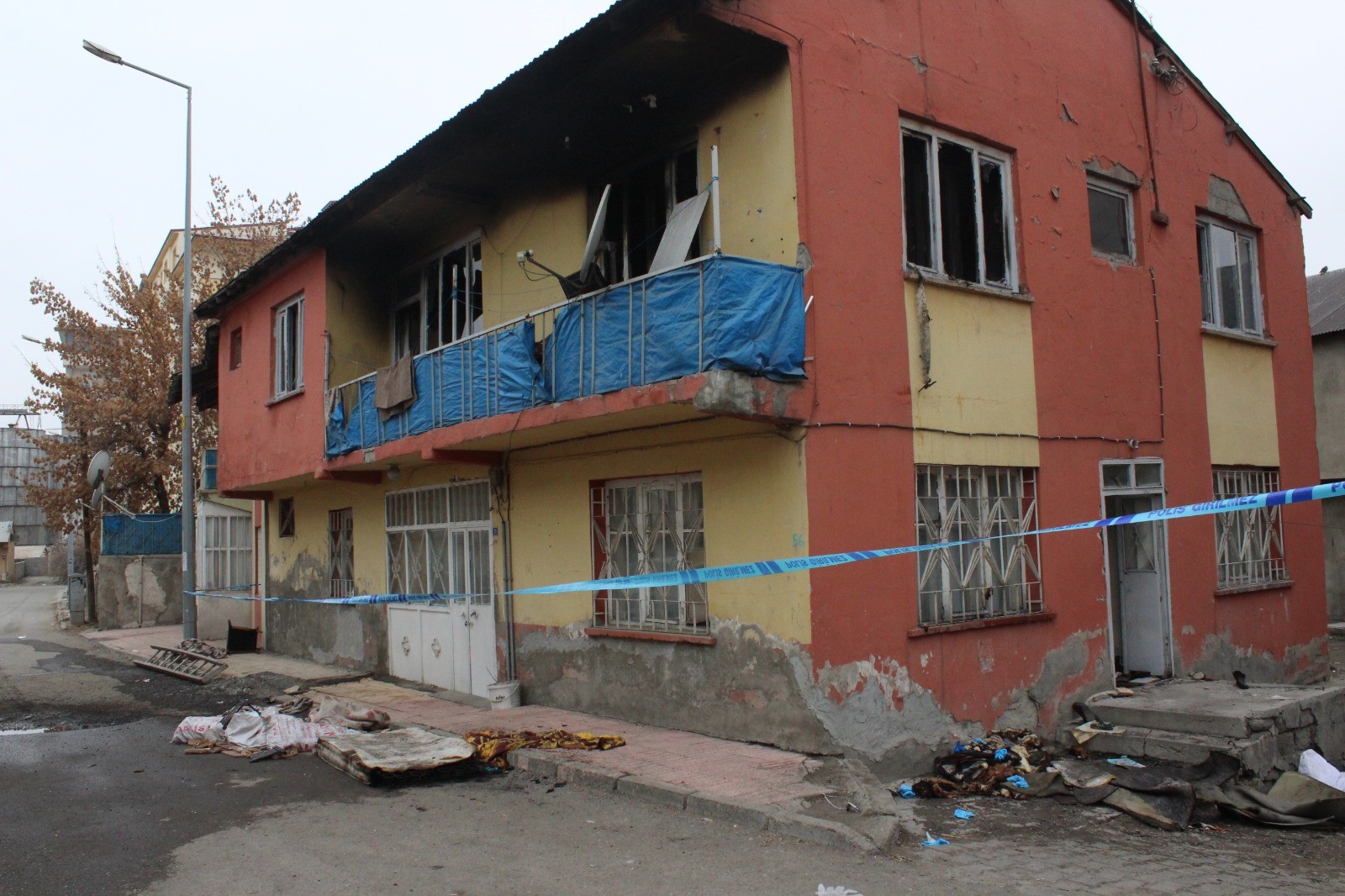 Ağrı'da yürek yakan olay! Baba Özgür Murat ve çocukları yanarak hayatını kaybetti