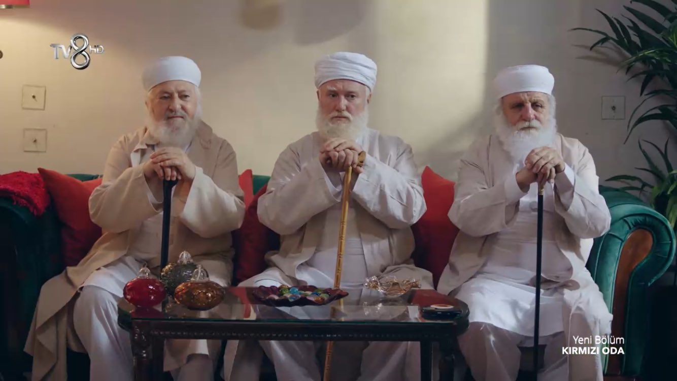 Kırmızı Oda kadrosuna dahil olan Burcu Biricik sosyal medyayı salladı! Kırmızı Oda Boncuk kimdir?