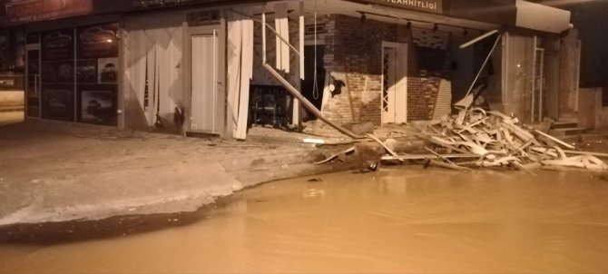 Kısıtlamayı hiçe saydı sonu kötü oldu! Aracıyla iş yerine girdi!