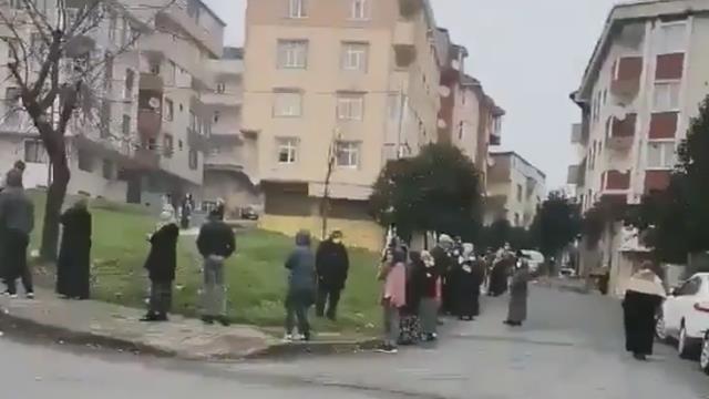 İBB Başkanı Ekrem İmamoğlu, Halk ekmek kuyruğu görüntülerine açıklık getirdi!