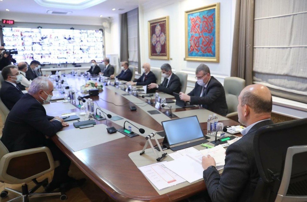 Bakan Soylu'dan 81 ilin valisine kritik talimat: Ev toplanmalarına kesinlikle müsaade edilmeyecek!