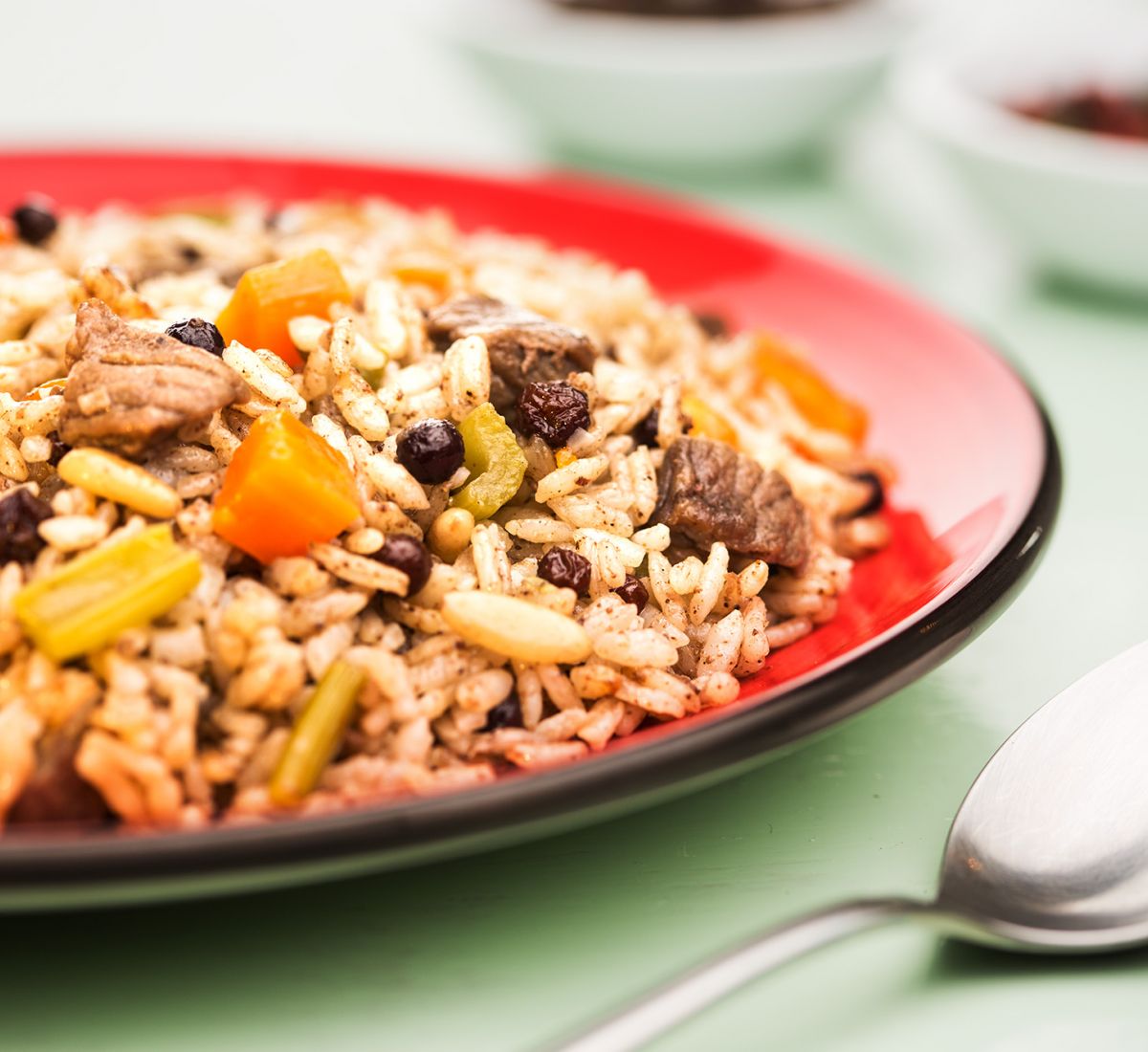 Gelinim Mutfakta Üzümlü etli pilav tarifi | Üzümlü etli pilav nasıl yapılır? Malzemeleri nelerdir?