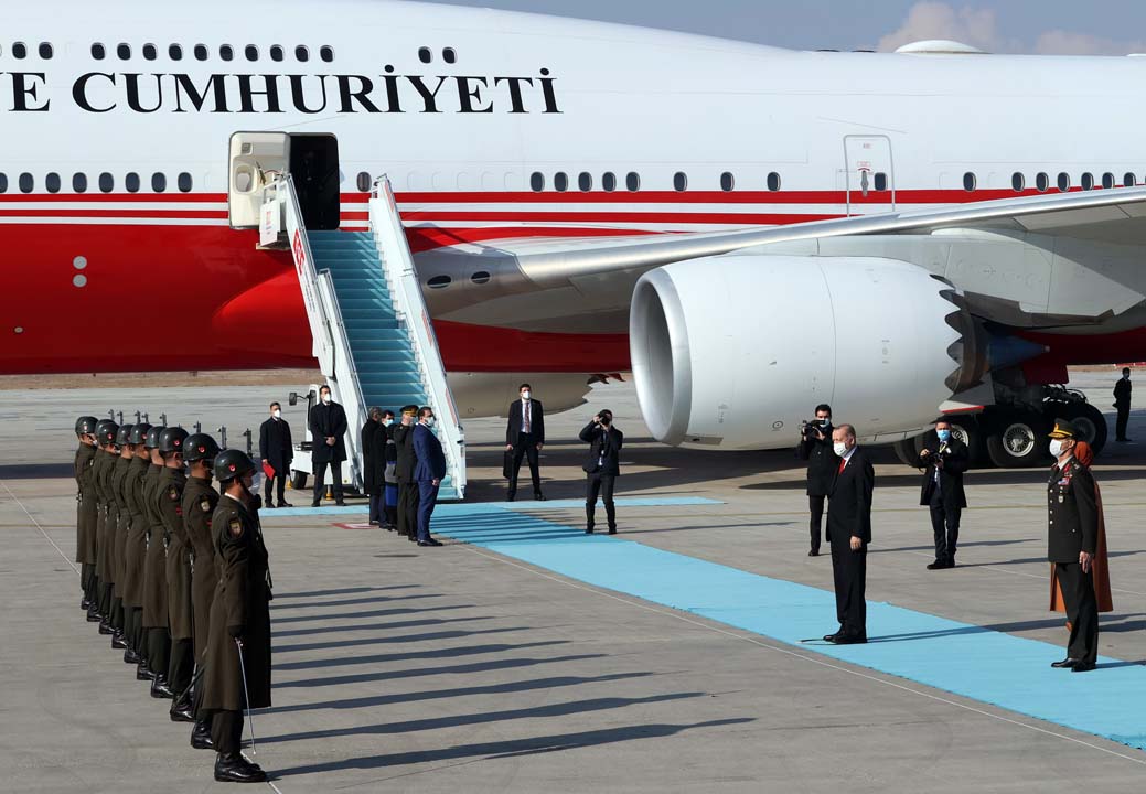 Cumhurbaşkanı Erdoğan : Bugün yıldız ve hilal Karabağ semalarında dalgalanıyor