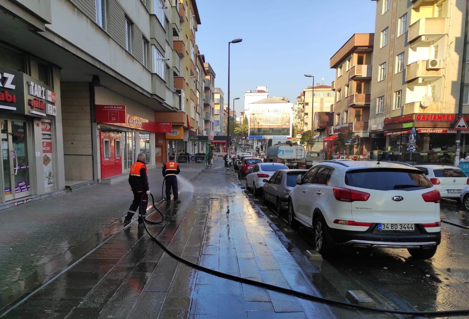 Pendik Belediyesi'nden sokağa çıkma yasağında hafta sonu mesaisi!