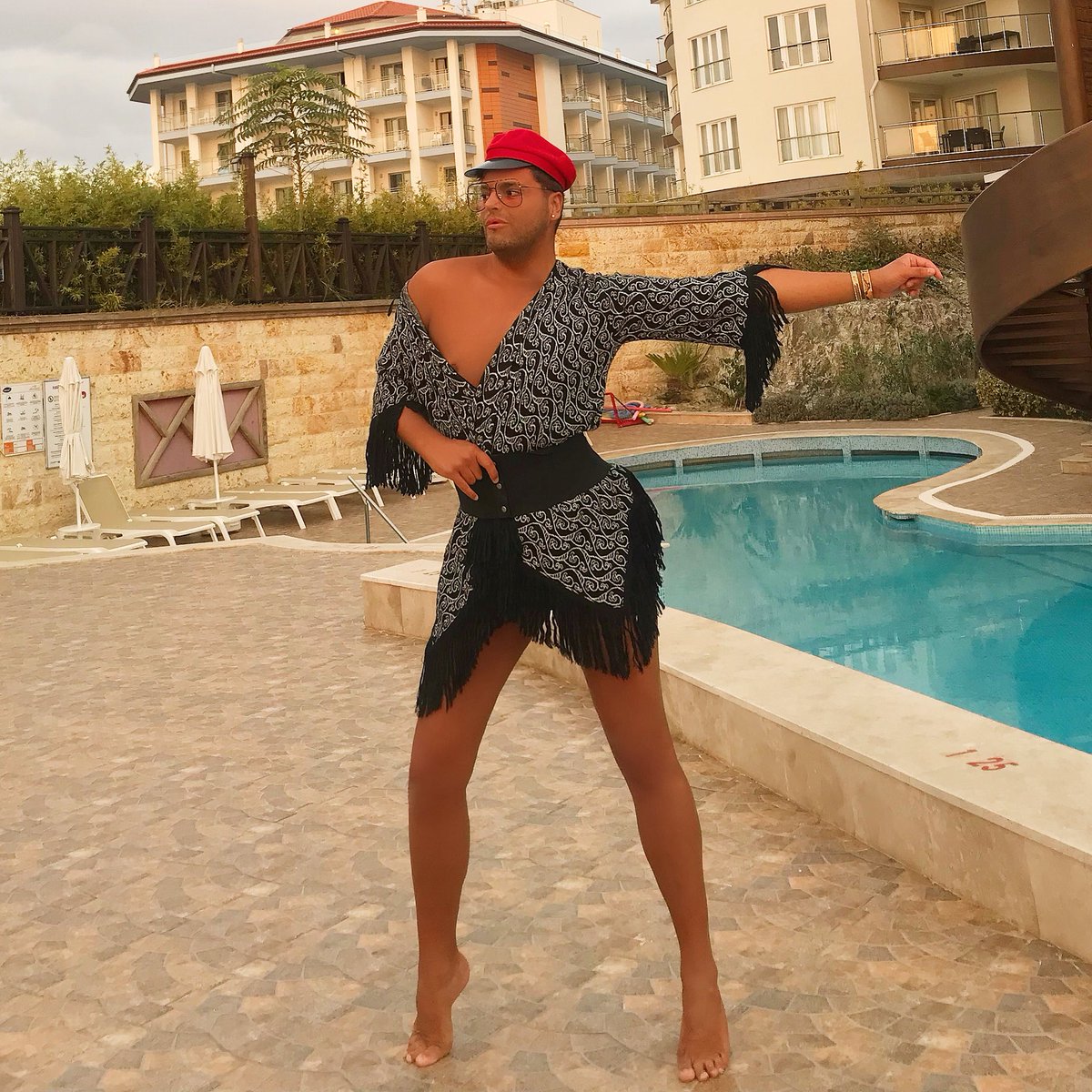 Sosyal medya fenomeni Hakan Kakız'ın çantası çalındı! O anlar saniye saniye kameralara yansıdı