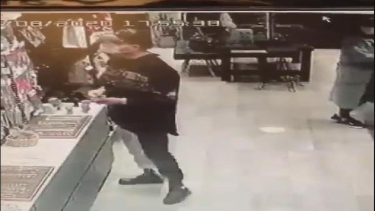 Sosyal medya fenomeni Hakan Kakız'ın çantası çalındı! O anlar saniye saniye kameralara yansıdı