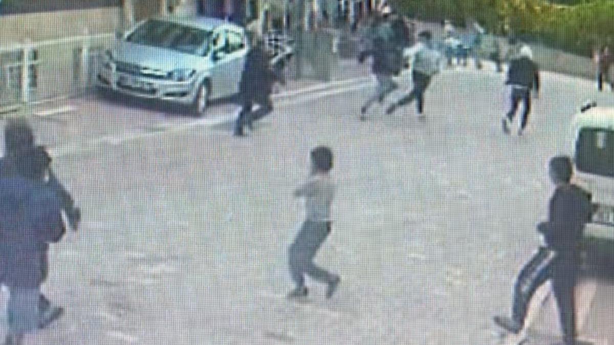 Esenyurt'ta korkunç olay! Top oynayan çocukları pompalı tüfekle kovaladı