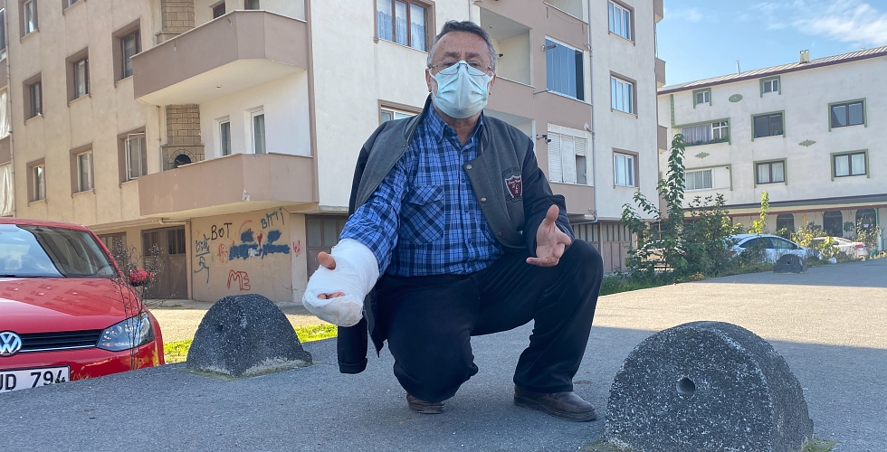 Aynı taşa 6 kez takılıp düştü! Parmaklarından oldu