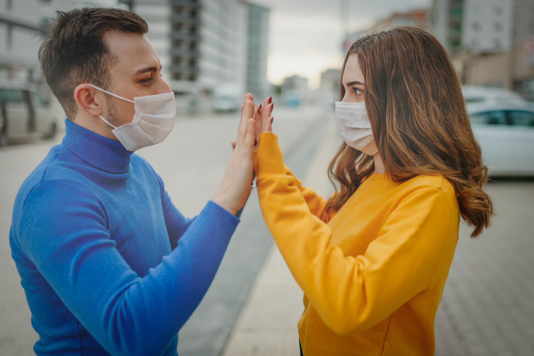 Koronavirüs cinsel ilişkiden bulaşır mı? Koronavirüs cinsel ilişki ile geçer mi? Koronavirüs cinsel isteksizlik yapar mı?