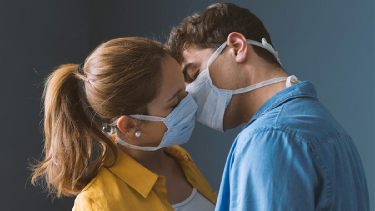 Koronavirüs cinsel ilişkiden bulaşır mı? Koronavirüs cinsel ilişki ile geçer mi? Koronavirüs cinsel isteksizlik yapar mı?