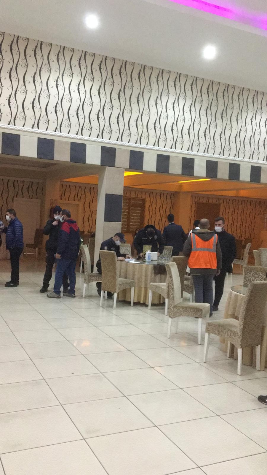 Bursa'da yasak olmasına rağmen düğün yapanlara ceza yağdı! Gelin gözyaşlarına boğuldu