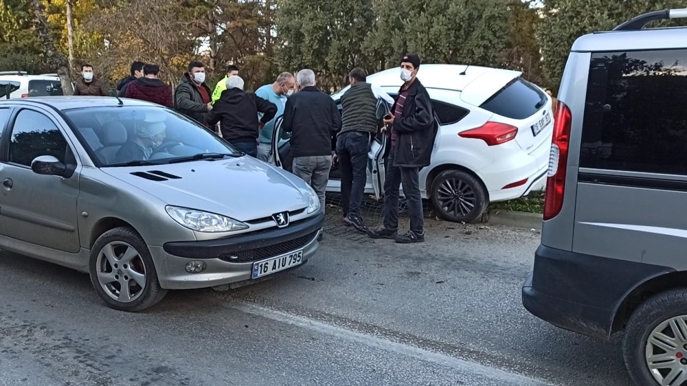 Direksiyon başında kalp krizi geçiren öğretmen yaşamını yitirdi