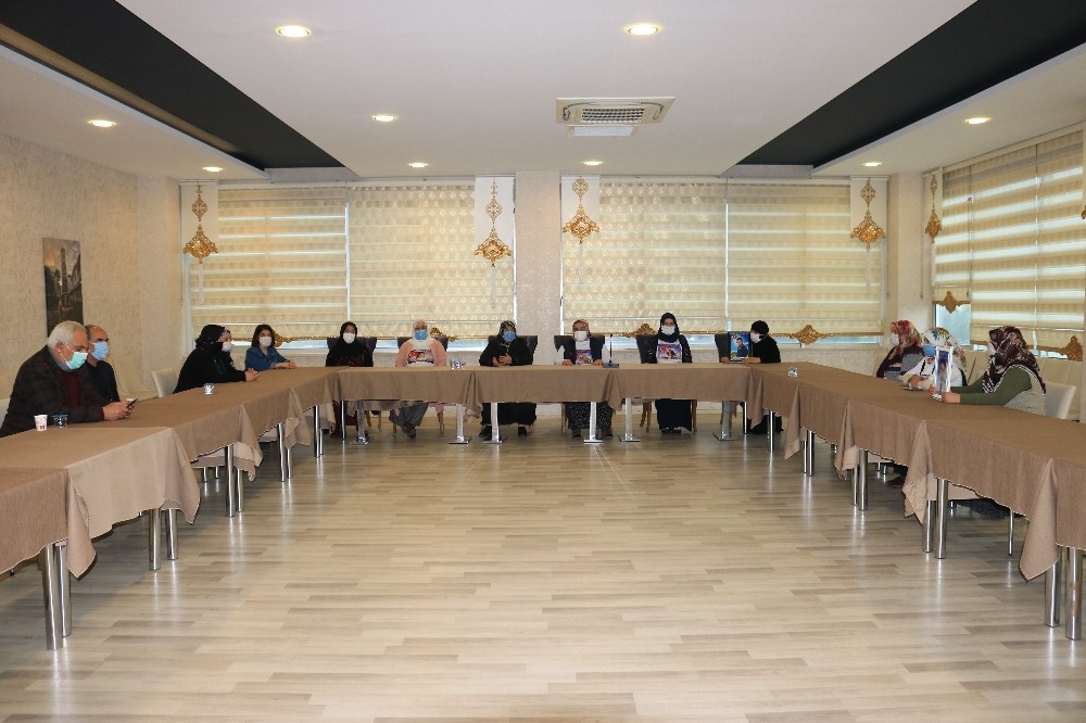 Bakan Soylu'nun HDP açıklamalarına evlat nöbeti tutan ailelerden destek!