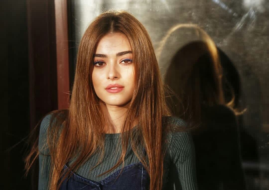 Bir Annenin Günahı dizisi ile ekranlara dönen Simay Barlas sevgilisinden ayrıldı!