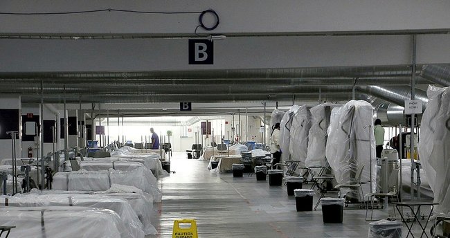 ABD'de hastane otoparkı Kovid-19 servisine dönüştürüldü