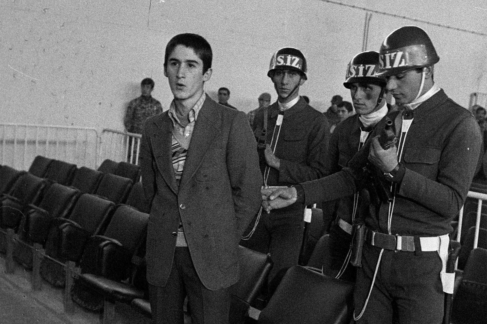 Erdal Eren kimdir? Ne zaman idam edildi? Neden asıldı? Erdal Eren'in mektubu