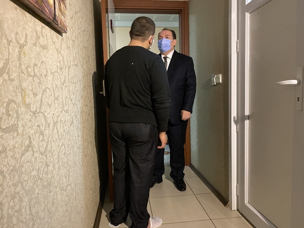 Eyüpsultan Kaymakamlığı evsiz vatandaşlara kucak açtı! Otellerde misafir edilecek