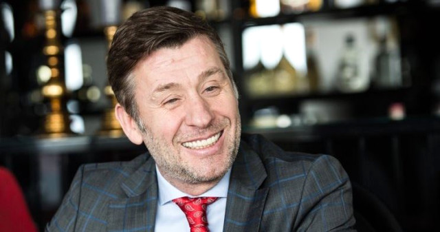 Sosyal medya hesabından duyurdu! Ünlü şarkıcı koronavirüse yakalandı