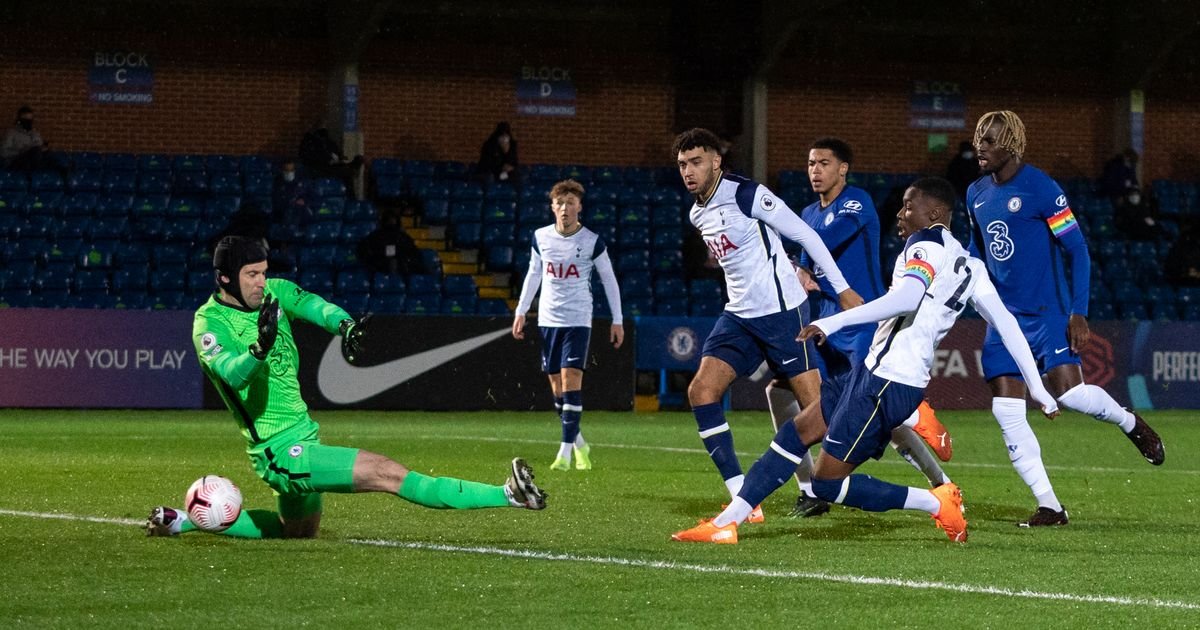 38 yaşındaki Petr Cech, U23 takımıyla sahaya çıktı