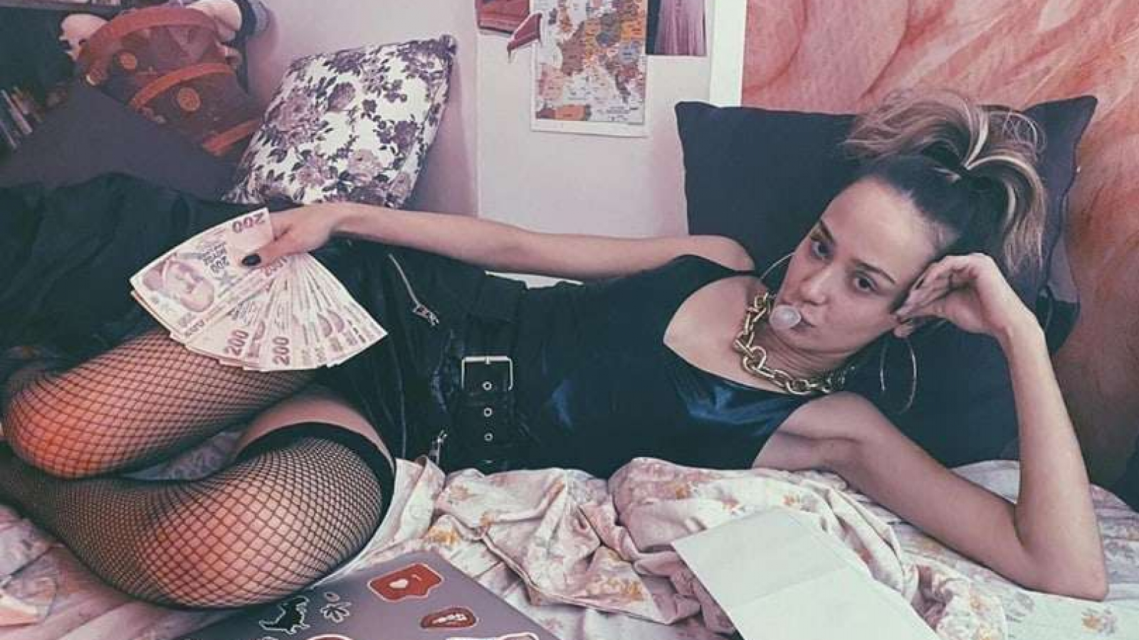 Çıplak dizisi neden yayından kaldırıldı? Cüneyt Özdemir'in 'Çıplak' paylaşımı olay oldu!