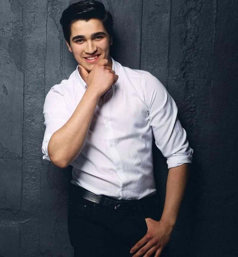 Mert Ramazan Demir kimdir? Kaç yaşında? Nereli? Boyu kaç? Mert Ramazan Demir'in oynadığı film ve diziler