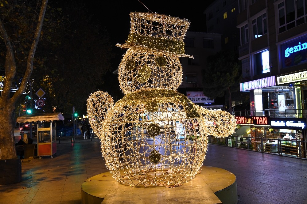 Kadıköy'de yeni yıl heyecanı! Pandemi sürecinde moral kaynağı oldu