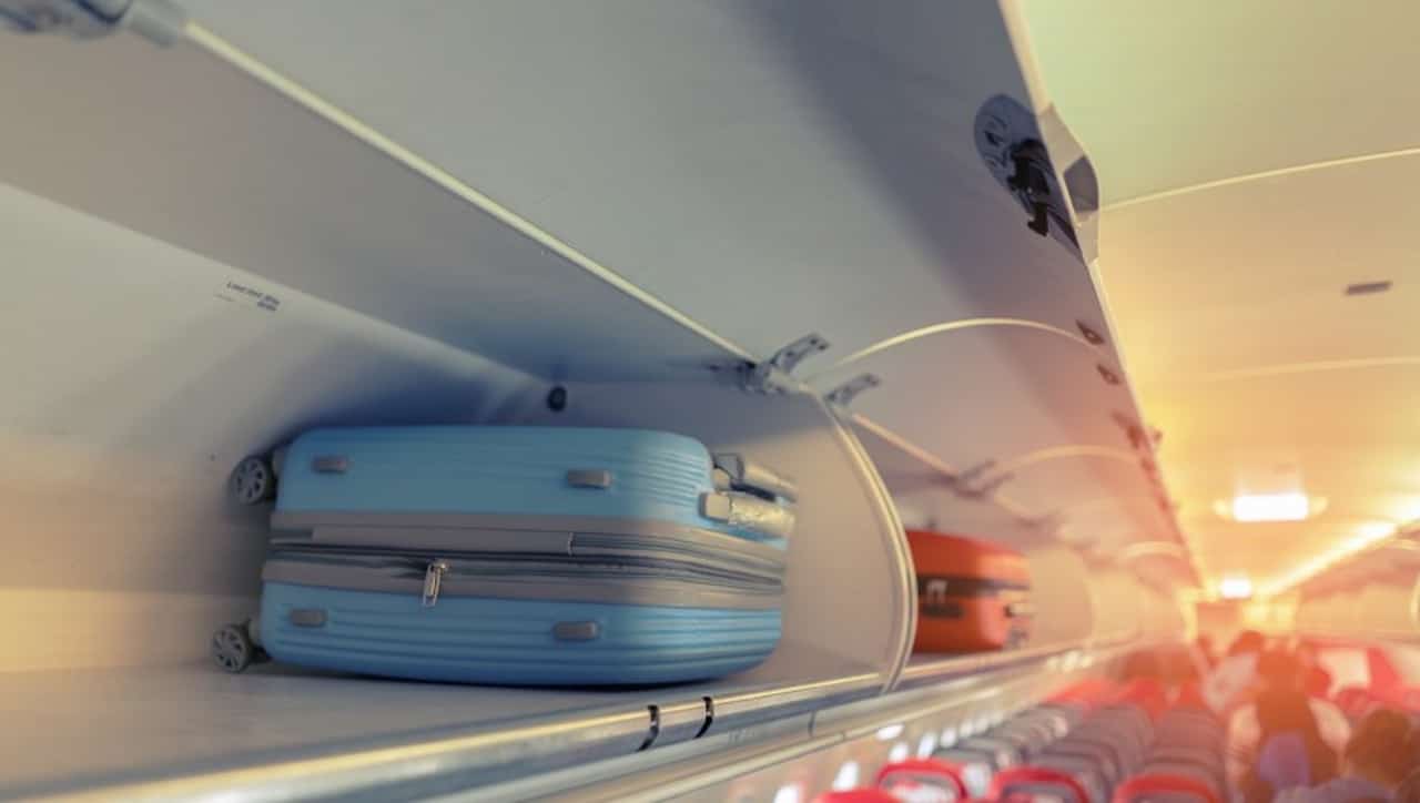 Yolculara müjde: Uçaklarda kabin bagajı yasağı kalkıyor!