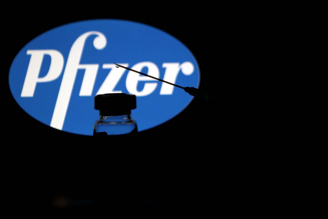 Pzifer ve BioNTech'in korona aşısında flaş gelişme! İki sağlıkçıda alerjik tepkiye yol açtı