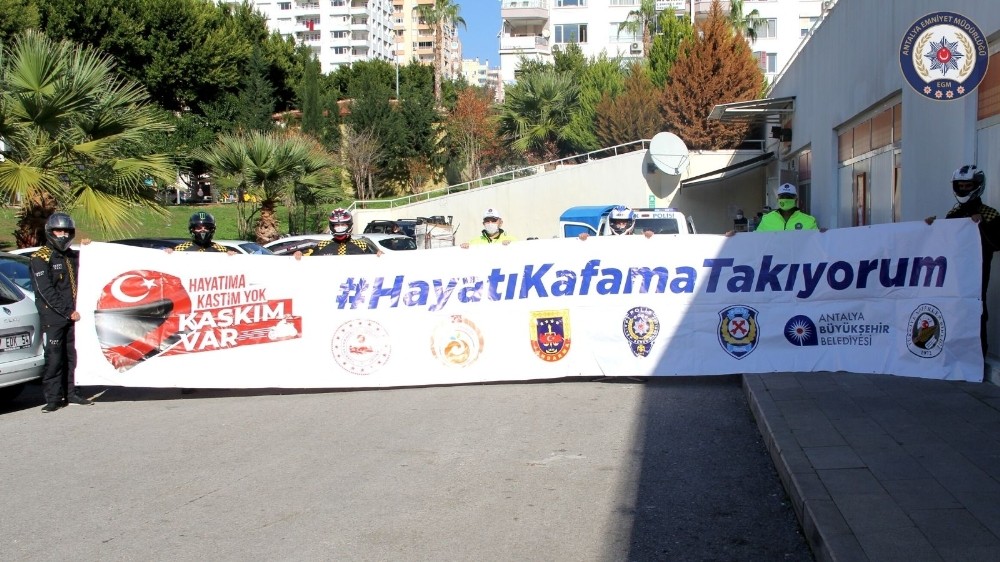Antalya'dan kuryelere ’hayatıma kastım yok, kaskım var’ eğitimi verildi