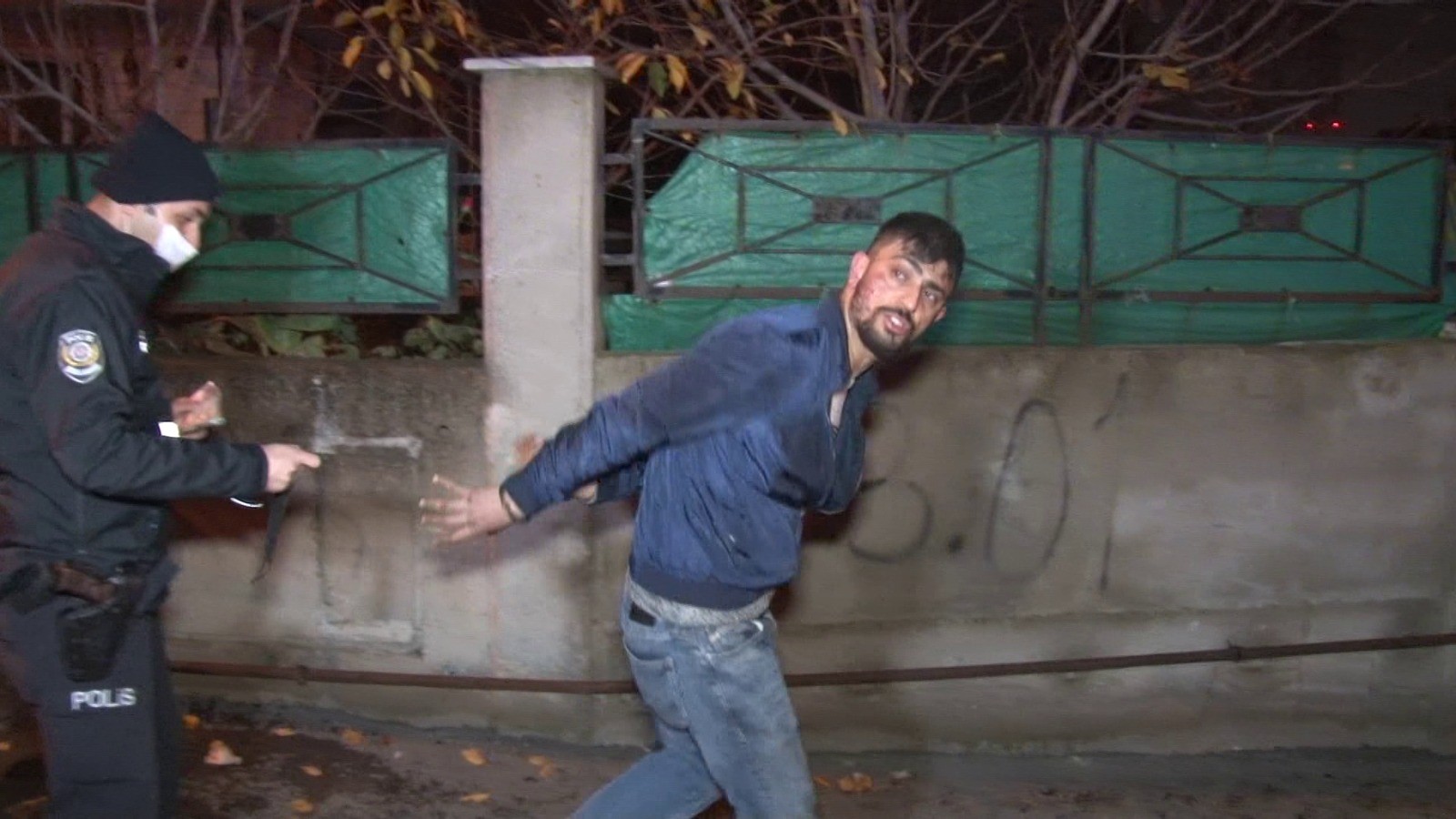 Pendik'te kısıtlamayı ihlal eden şüpheliler ortalığı birbirine kattı!