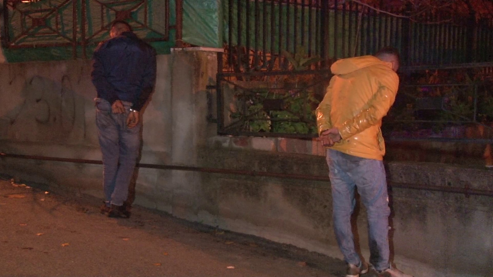 Pendik'te kısıtlamayı ihlal eden şüpheliler ortalığı birbirine kattı!