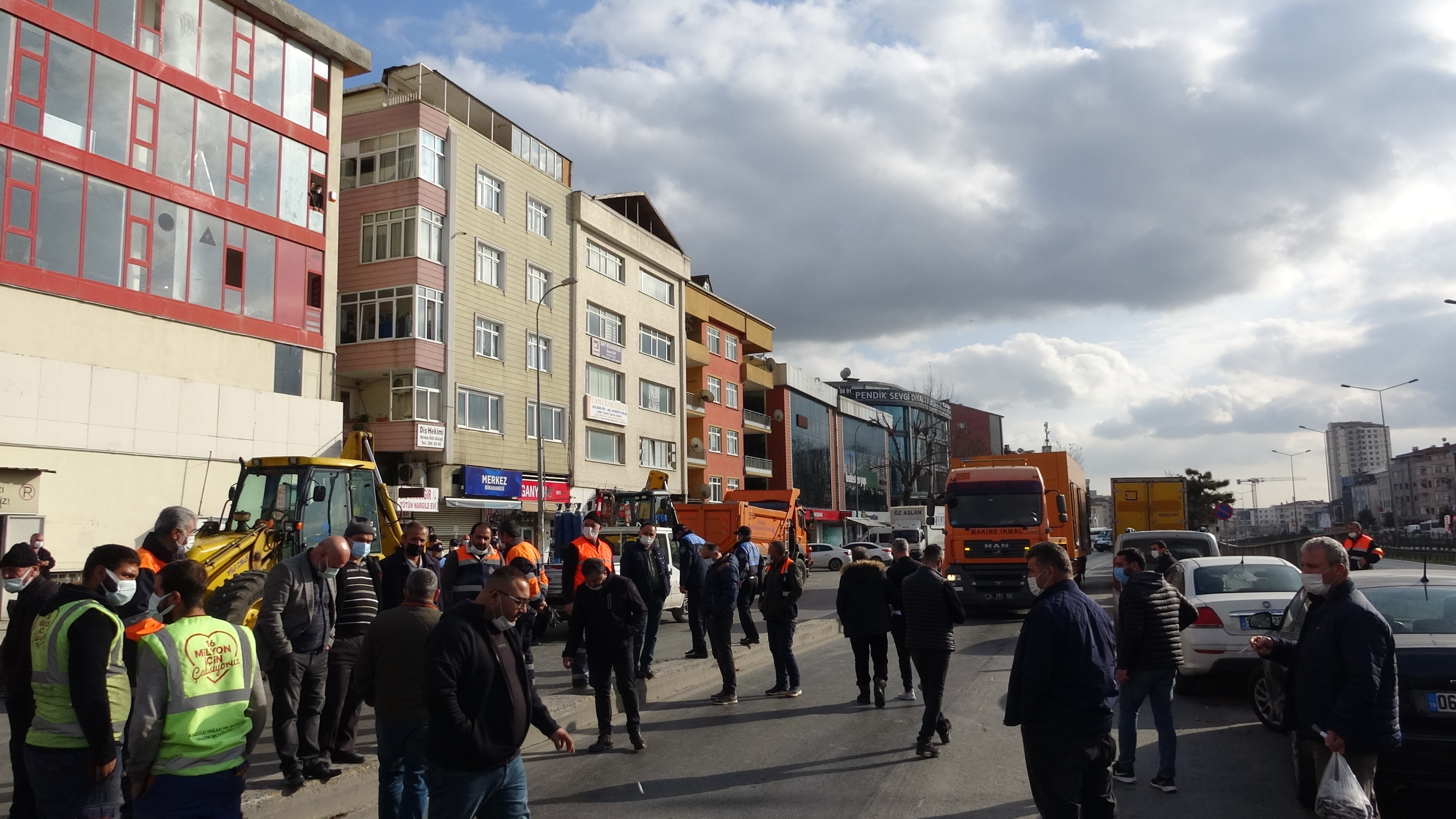 Pendik'te zabıta ve vatandaşlar arasında tuvalet krizi!