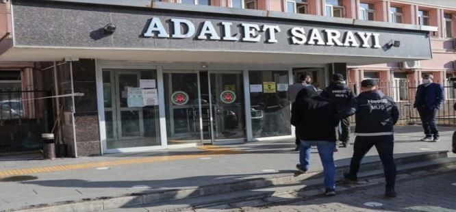 2 kişinin tutuklandığı operasyonda ele geçirilen uyuşturucuyla ‘Ohhh’ yazıldı!