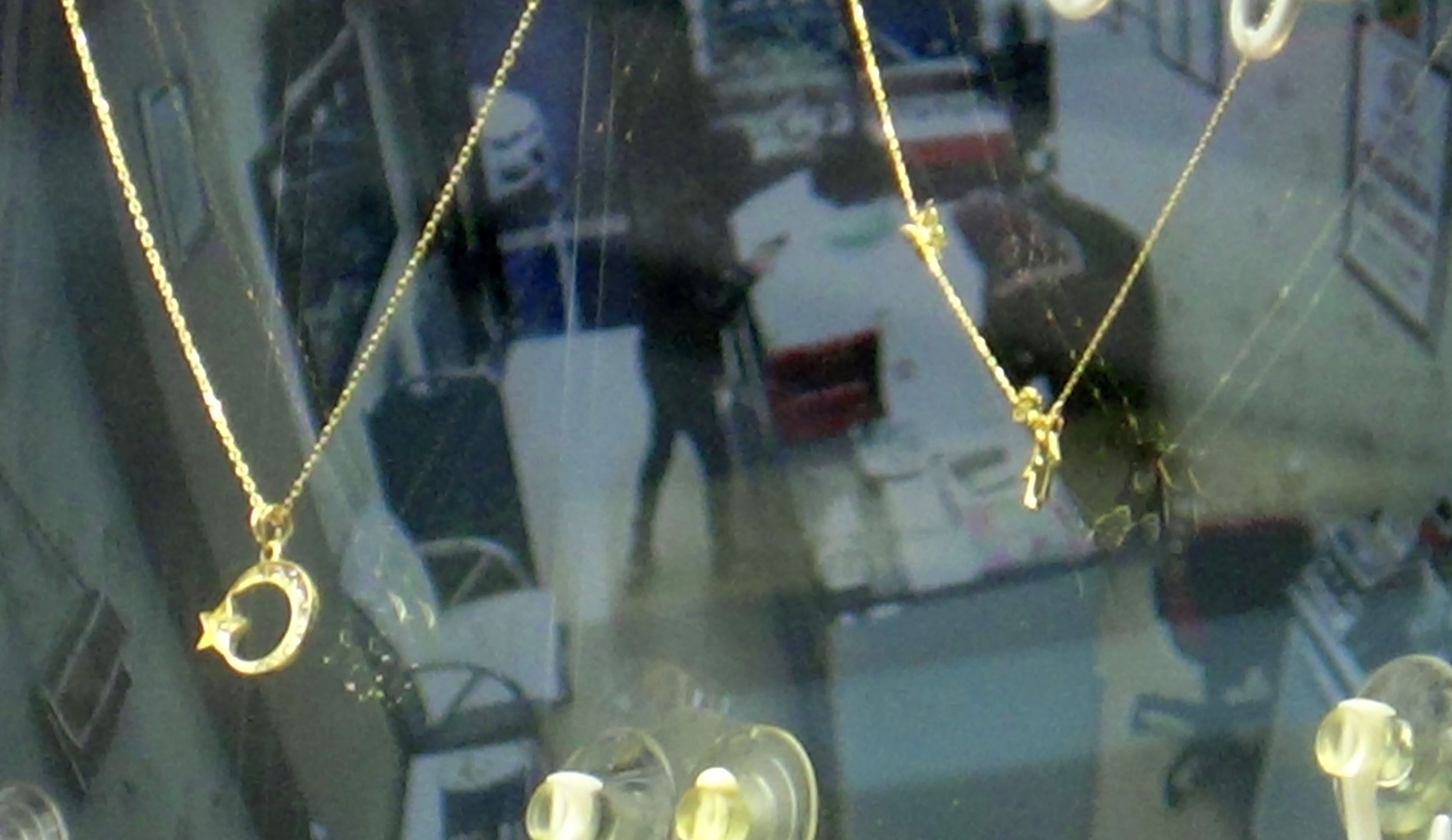 Diyarbakır’da soymaya çalıştıkları kuyumcuyu öldürdüler!