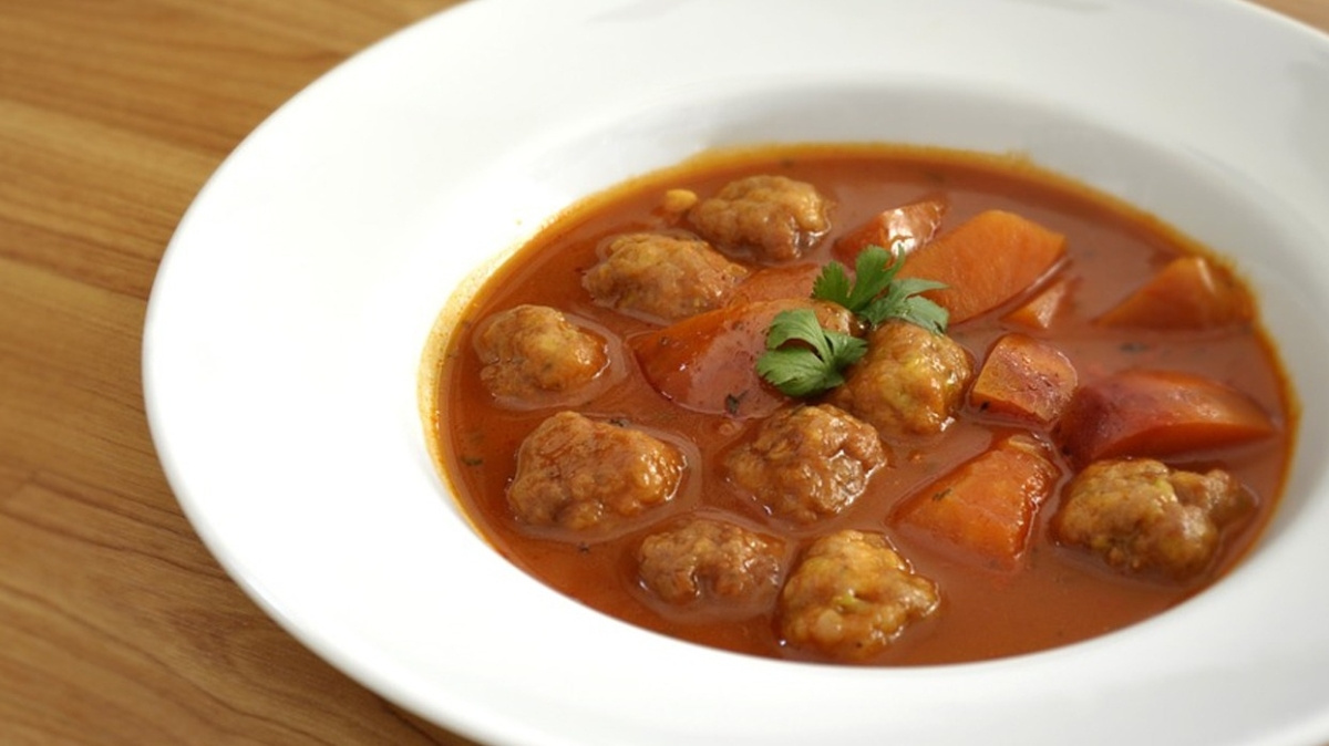 Sulu Köfte tarifi, malzemeleri, faydaları! Sulu Köfte nasıl yapılır?