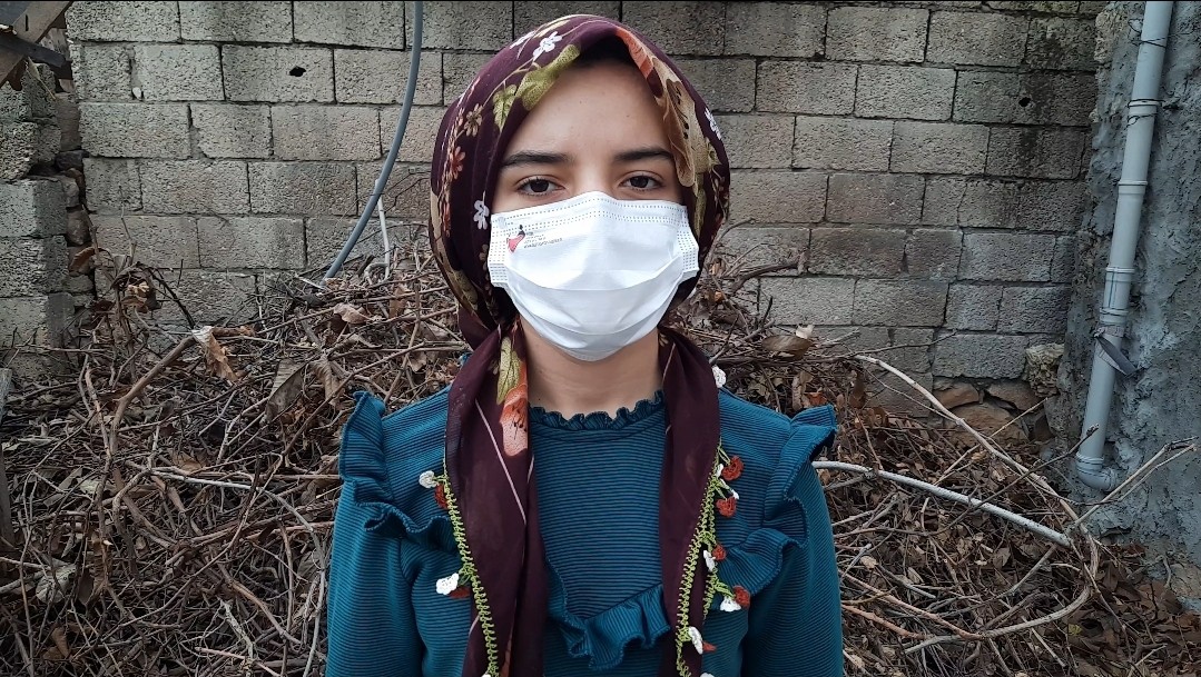 Canlı derslere katılabilmek için bu soğukta onca yol gidiyor!