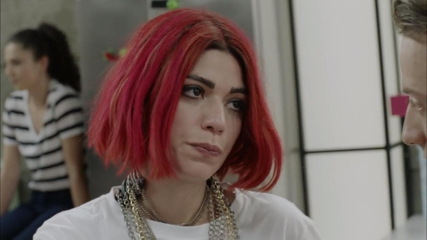 Ünlü oyuncu Ceren Moray'dan sıfır makyajlı paylaşım!