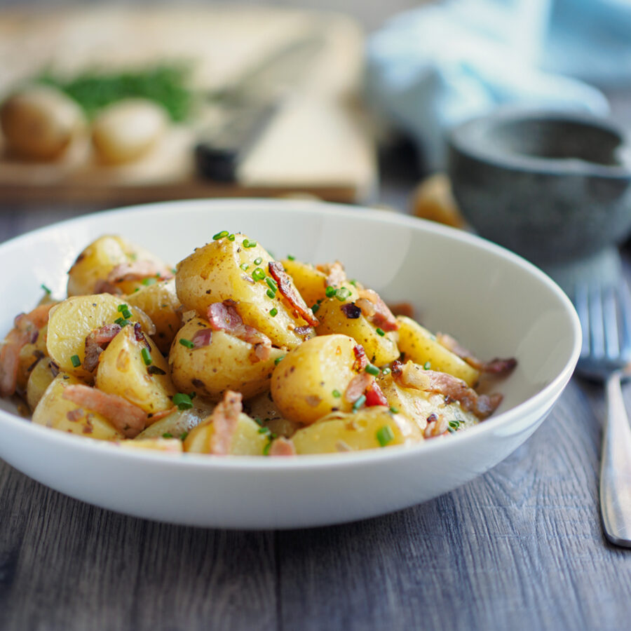 Patates salatası tarifi, malzemeleri! Patates salatası nasıl yapılır? Patates salatası kaç kalori?