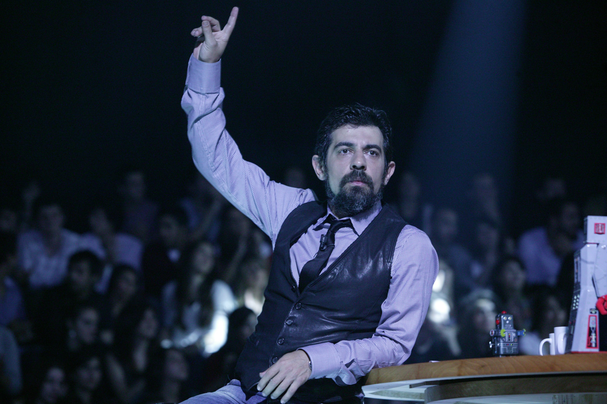 Okan Bayülgen kimdir? Kaç yaşında? Nereli? Okan Bayülgen kızı İstanbul kaç yaşında?