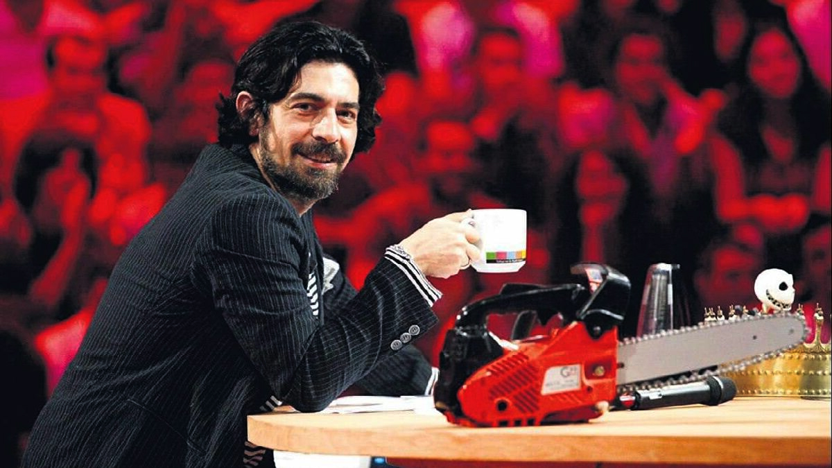 Okan Bayülgen kimdir? Kaç yaşında? Nereli? Okan Bayülgen kızı İstanbul kaç yaşında?