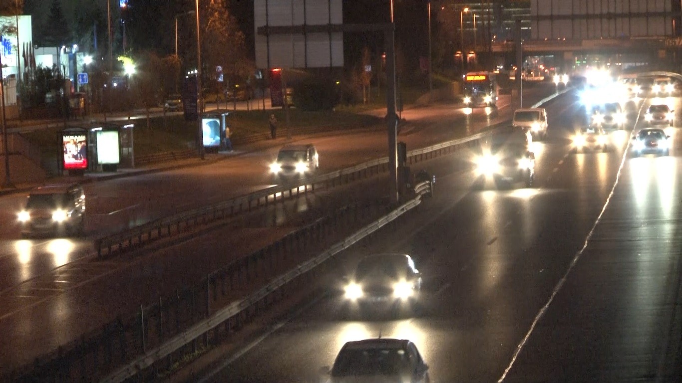 Sokağa çıkma kısıtlaması sona erdi! Hareketlilik erken saatlerde başladı