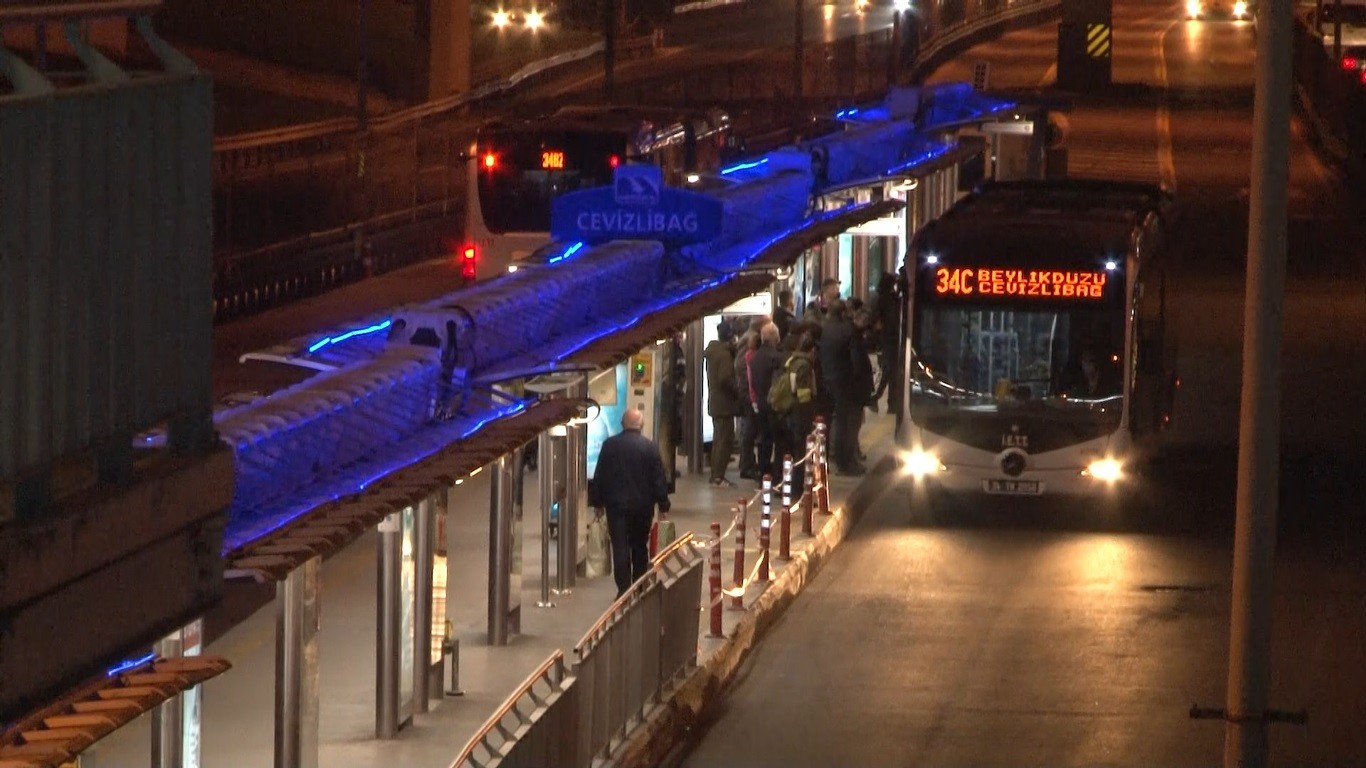 Sokağa çıkma kısıtlaması sona erdi! Hareketlilik erken saatlerde başladı