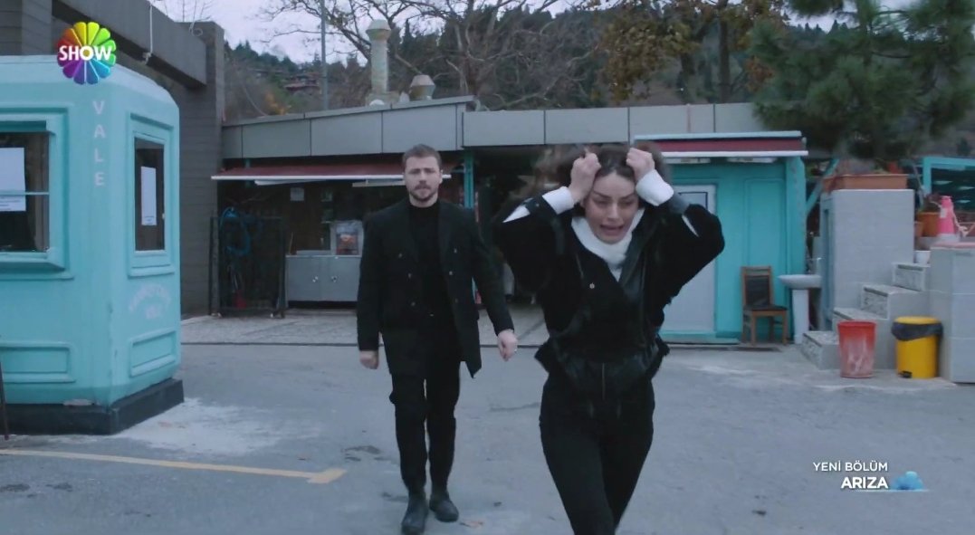 Ayça Ayşin Turan Arıza'da muhteşem performansıyla büyüledi!