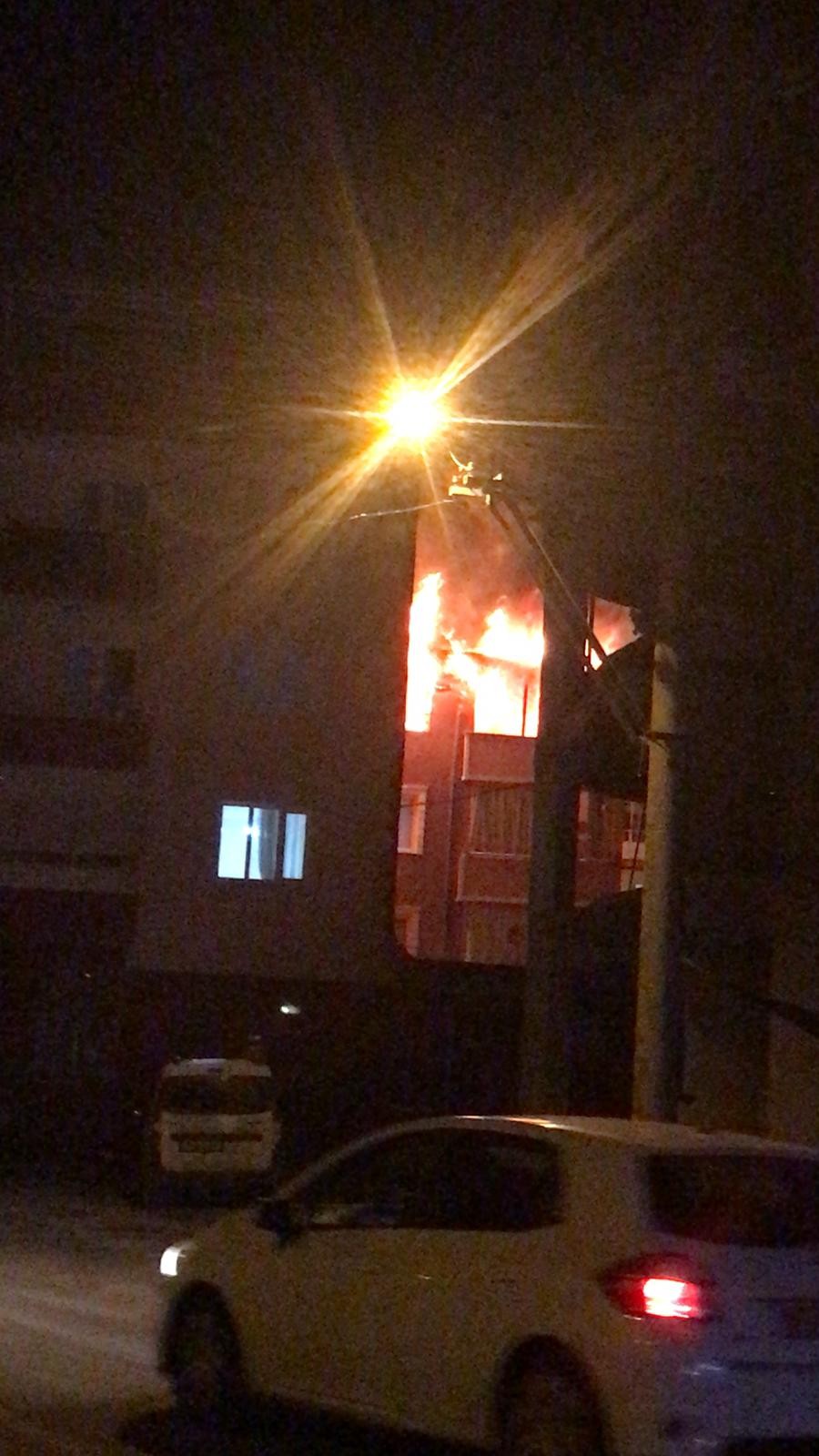 Bursa'da korku dolu gece! Bina bir anda alevler içinde kaldı!