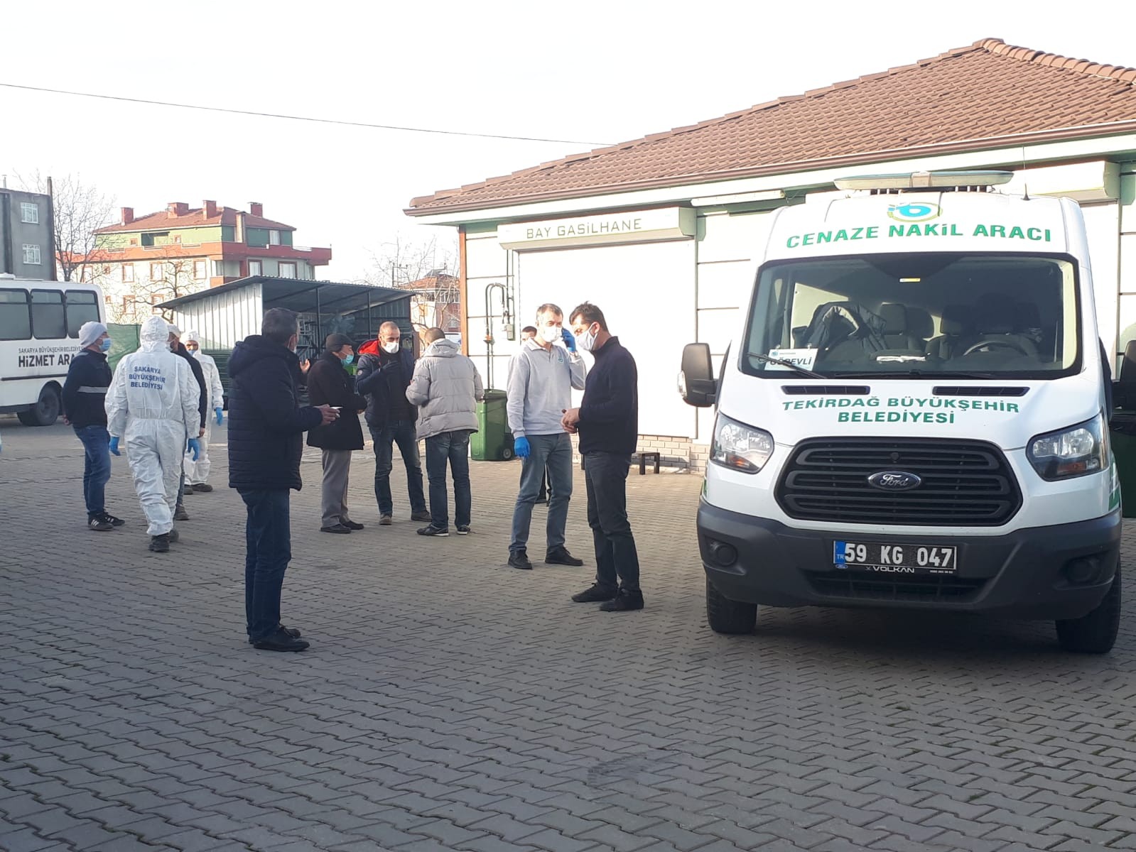 Cenazeler birbirine girdi! 'Anneleri' zannedip gömdükleri kadın başka biri çıktı