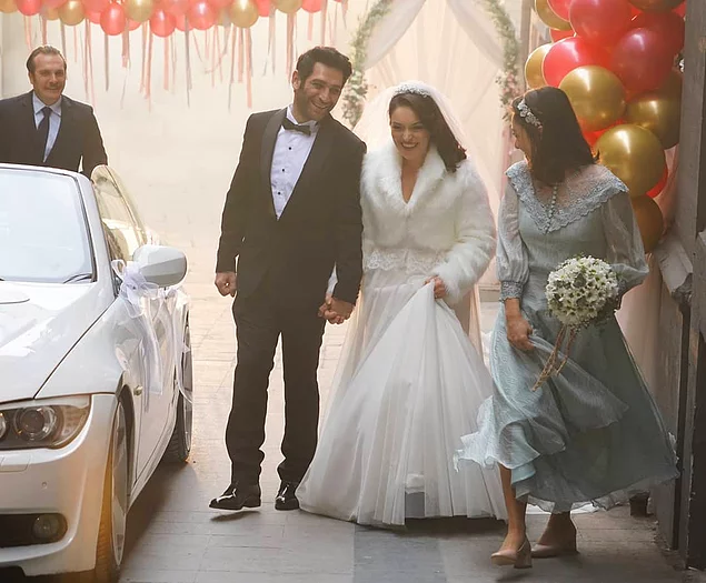 Masumlar Apartmanı 16. yeni bölüm önizleme fragmanı yayınlandı! Safiye'nin mutluluğu tüm evi sardı!