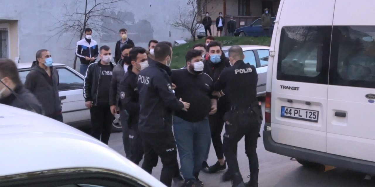 Esenyurt'ta linç girişimi: 11 yaşındaki kızı taciz etmek isteyen şahsı polis kurtardı