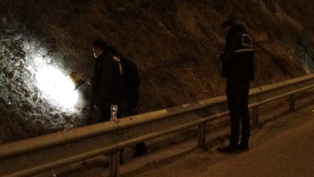 Gelecek Partisi İzmir İl Başkanı Cüneyt İşçilik'in aracı kurşun yağmuruna tutuldu
