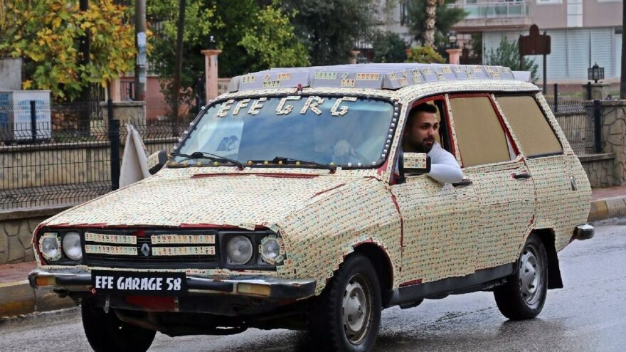 İddiayı kaybetti! Aracına 11 bin okey taşı ile 65 ıstaka yapıştırdı